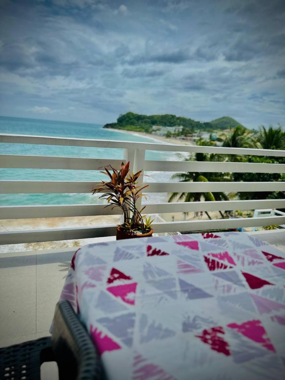 Playa Blanca Beach Resort (Adults Only) Puerto Galera Eksteriør bilde